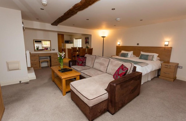 Porthole Suites