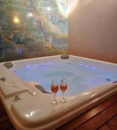 "Prainha Flats" com Jacuzzi e Piscina