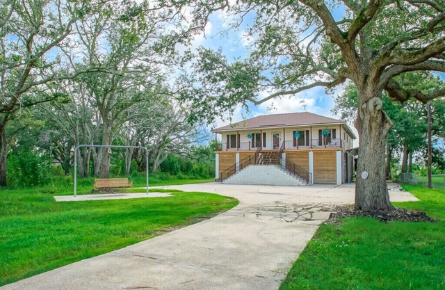 Premier Lodging for Fishing Charter Guests & Unforgettable New Orleans Vacations