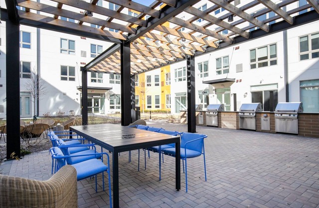 Premium Arlington Heights 1BR w/ Gym & W/D, near I-90, by Blueground