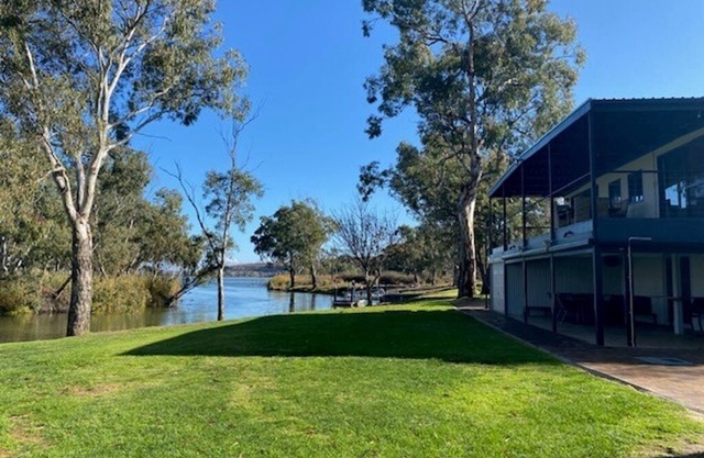 Premium Location on the Murray River - Lake Carlet