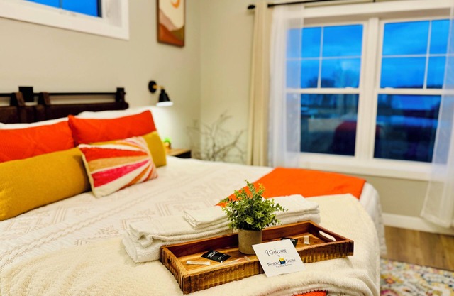 PREMIUM SUNRISE HOUSE Waterfront Views Sauna 20% Off Bike Rentals+MTB Pass