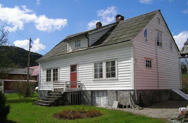 Presthus Gård