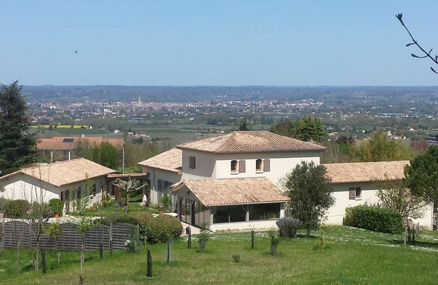 Prestige villa in MONBAZILLAC 6Km BERGERAC Heated swimming pool Sauna Indoor/outdoor games