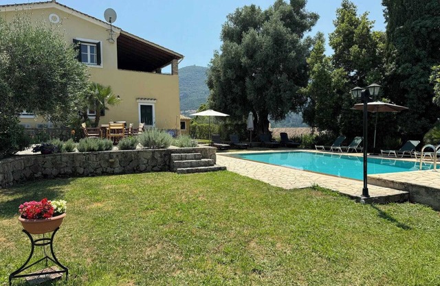 Prestige Villas | 5 Mins walk to Tavernas, Lawned Gardens