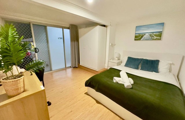 Prime1BR Near Transport & Retail