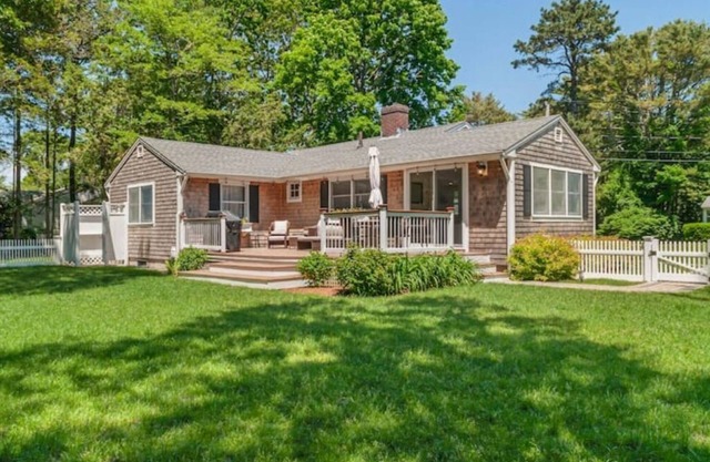 Pristine Osterville Cottage