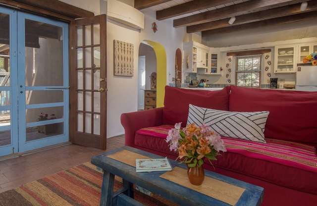 Private 5 star casita minutes from downtown