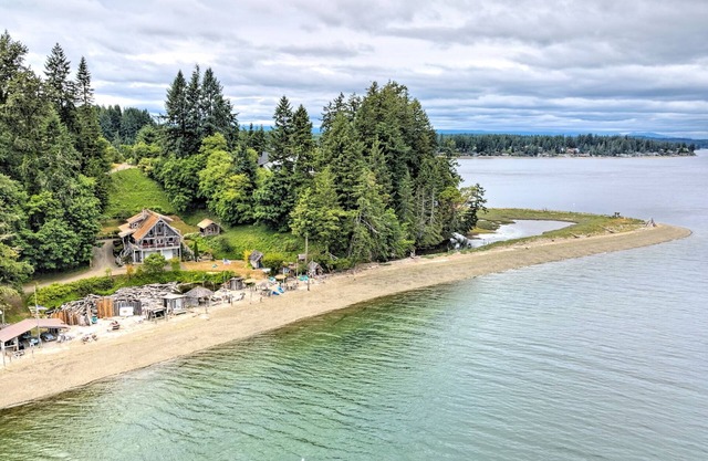 Private Beach Estate on Stretch Island w/Hot Tub! Pet Friendly!