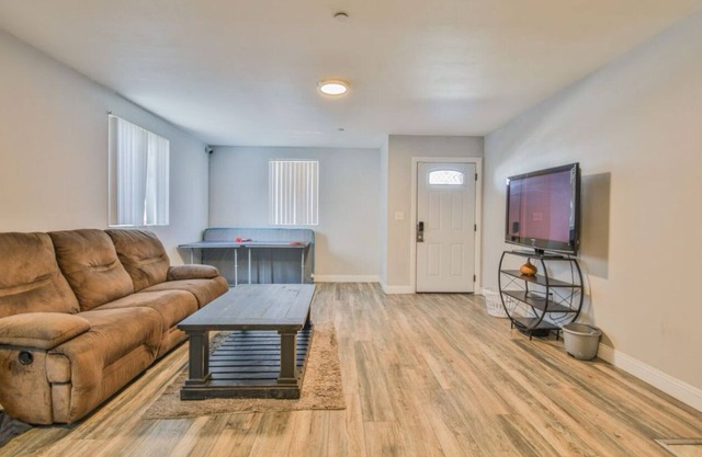 Private Bedroom Near USC & SoFi