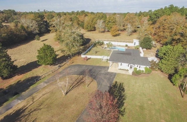 Private Country home with Pool