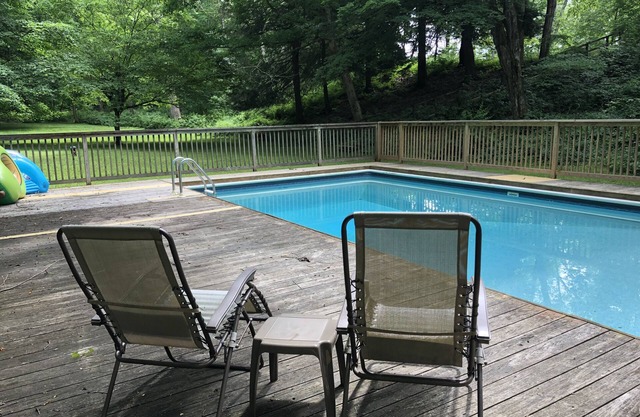 Private Kent Getaway With Views, Pond & Pool