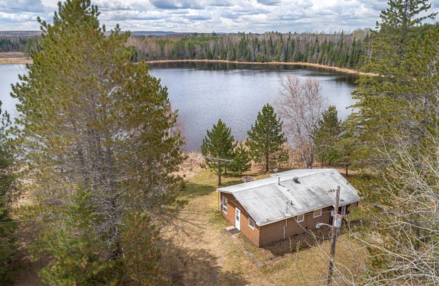 Private Lodge on Private Lake, Embarrass MN. Boat & Motor Cable WiFi Internet
