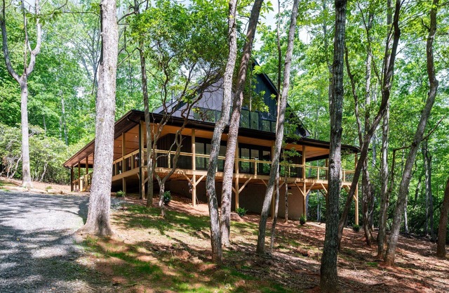 Private Modern Barndominium near Breweries, Airport, Biking, Hiking +
