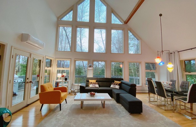 Private Modern Spacious Home by Hunter Mountain