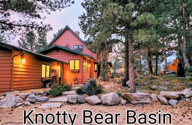 Private Mountain Tranquility for large families near Rocky Mountain National Pk!