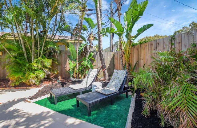 Private Pool ~ King Bed - Open Air Lounge