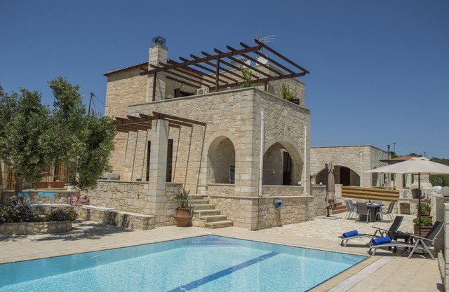 Private pool ★ Stone villa ★ BBQ ★ 3 bedrooms ★ Quiet and Nature