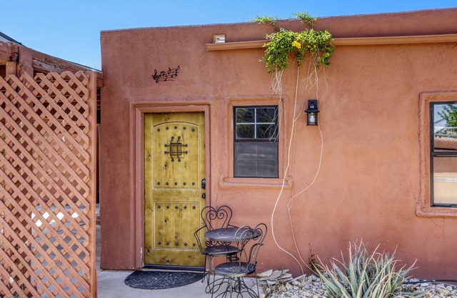 Private Retreat In Northwest Las Vegas For A Single Or Couplen