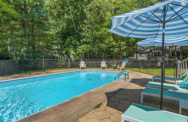 Private Saltwater Pool, Game Room, near Beaches!