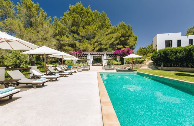 Private Villa With Pool And Sea Views