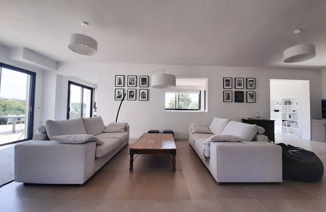Property at the foot of the Pagnol hills, 15 minutes from Cassis