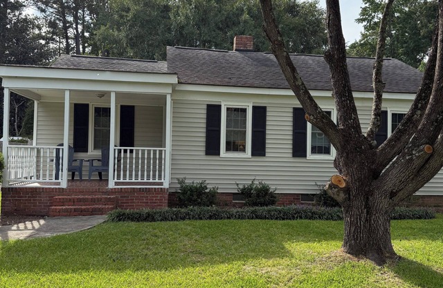 Quaint 2-bedroom house minutes from Downtown Florence