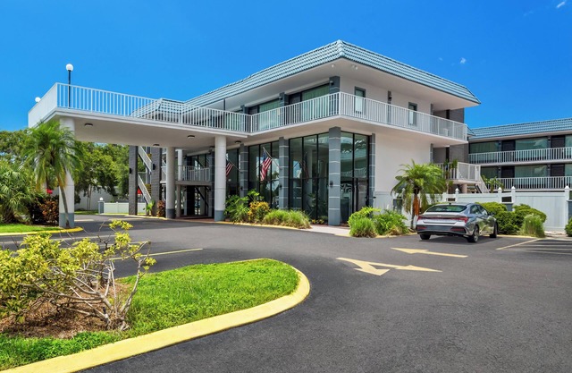 Quality Inn & Suites at Tropicana Field