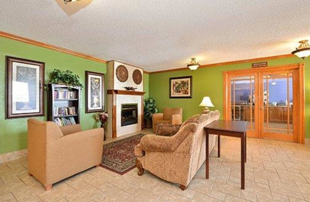 Quality Inn & Suites Grinnell near University