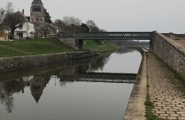 Quiet 3-bedroom house near the Loire for 6 people.