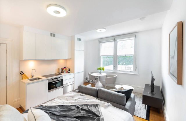 Quiet Glebe Studio Near Parks & Cafés