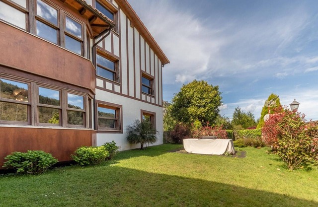 Quiet house in Otañes, near beaches, hiking, WIFI, free parking