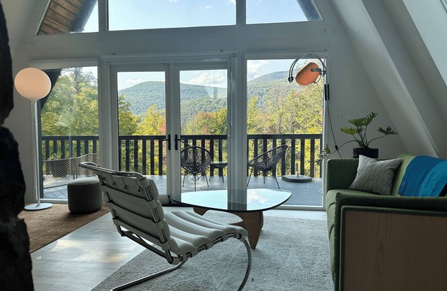 Quiet Luxury Retreat in the Catskills - 2 bedrooms, Designer Amenities