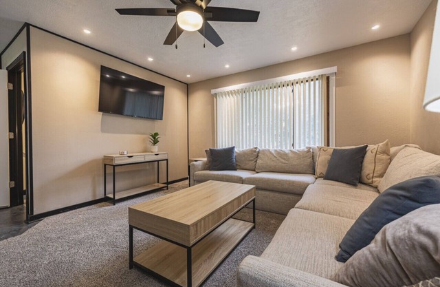 Quiet neighborhood | Pet friendly | 2 bed 1 bath