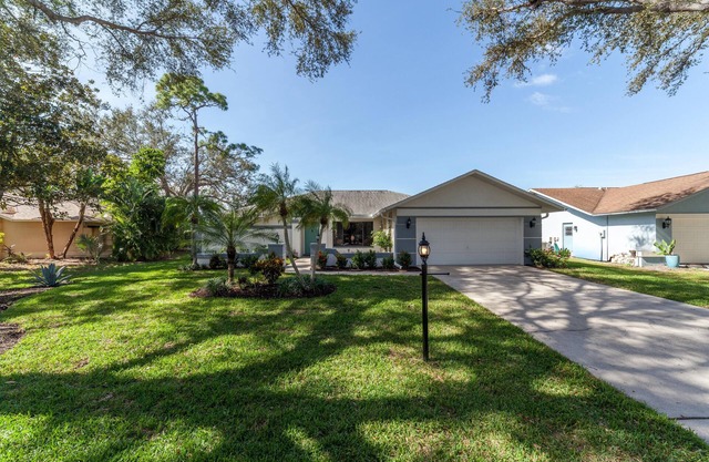 Quiet,Pet friendly house that feels just like Home! close to shopping,FGCU,beach