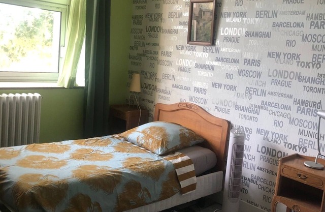 Quiet rooms 10 minutes from C. Ville