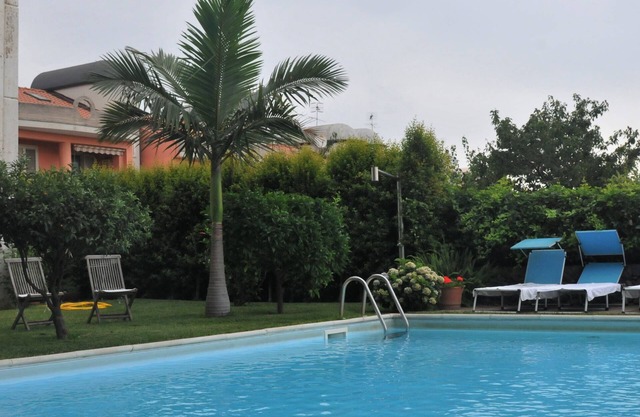 QUIET VILLA A STONE'S THROW FROM THE SEA