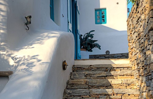 R 1342 One Bedroom Villa with Sea View | Dafni | V2A