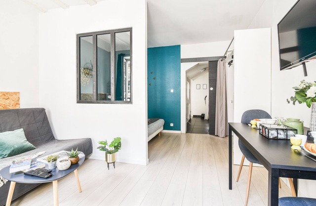 R Apartments Strasbourg Fenêtresurkrut ideal for couple and family!