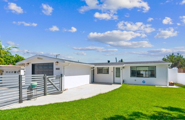 Ranch 3-BR/1-Bth House w Gated Yard, Garage, Crib