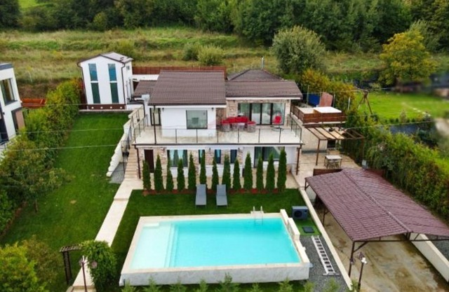 RAX Panoramic House