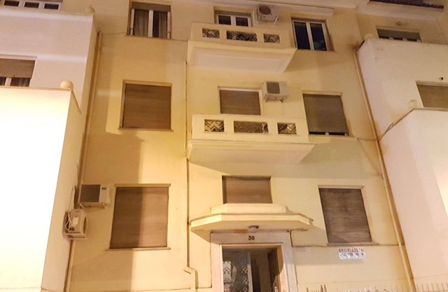 Red Apartment - Athens Center, 8 BD, 2 BATH
