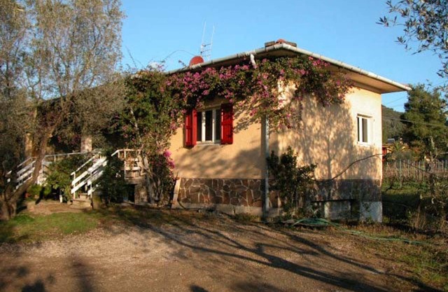 RED apartment surrounded by greenery and tranquility of the Tuscan countryside