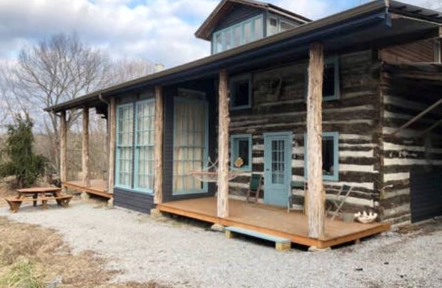 Red Fox Ridge Cabin Retreat - No Cleaning Fee. Relax and unwind
