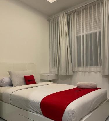 RedDoorz Plus near Parahyangan University