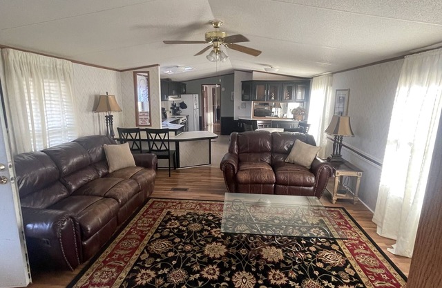 REEL DEAL! Covered Boat Parking! LONG TERM RENTAL!