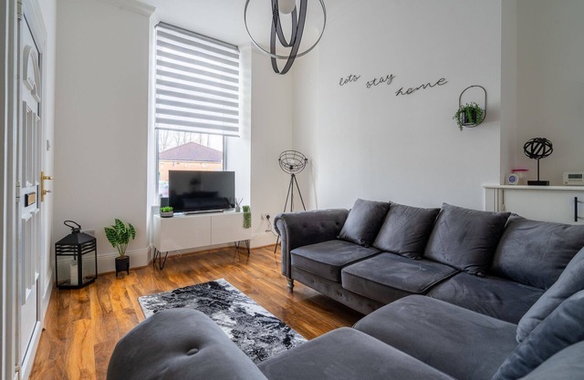 Refreshing Modern Apartment in North Lanarkshire