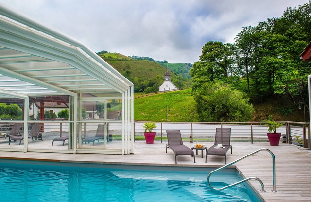 Refurbished apartment with swimming pool, jacuzzi, fitness and massage
