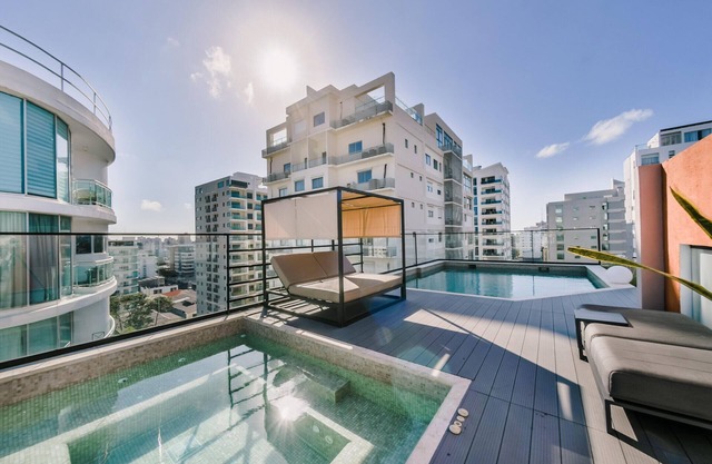 Regatta Living II with Breakfast Included! - 905