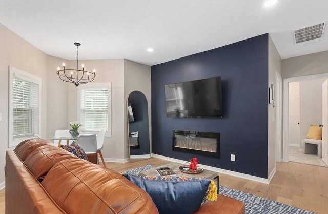 Relax+3 BR+HotTub GameRoom Walk to DT Lee Summit